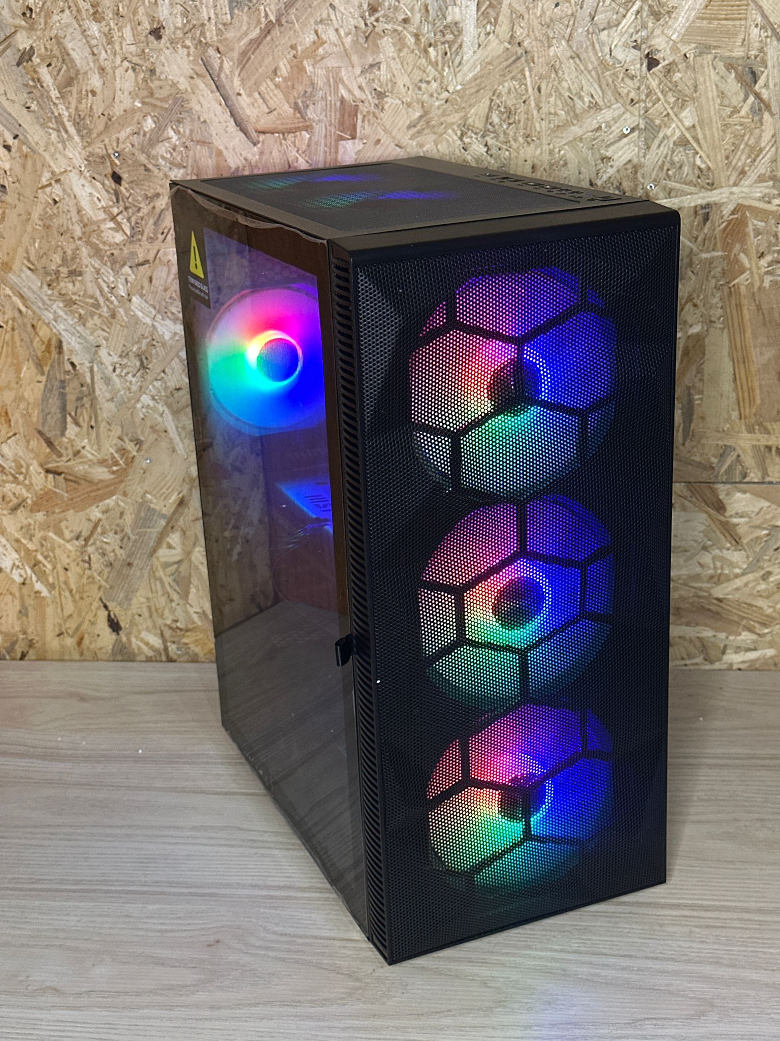 Gaming PC Ryzen 5 5600 - RTX 5060 - 32 GB DDR4 - 1TB NVME M.2 SSD