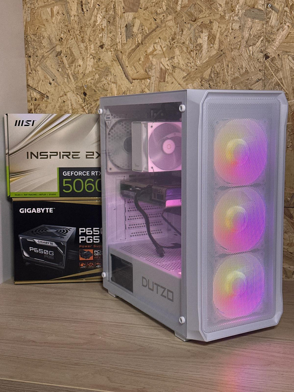 Highend Gaming PC AMD Ryzen 7 8700F - 32GB DDR5 - RTX 5060