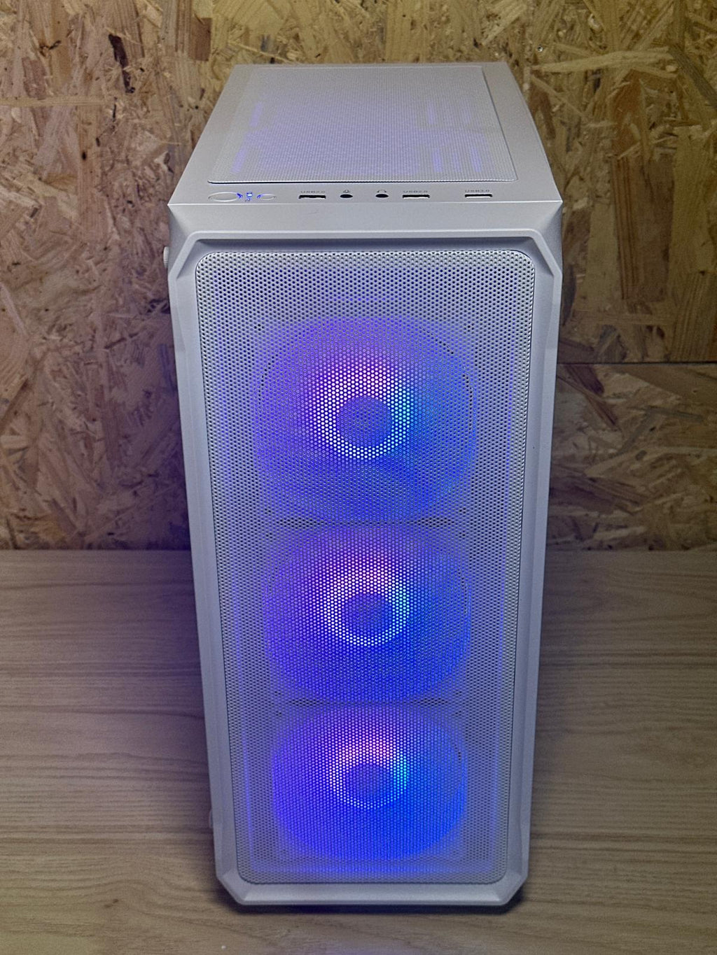 Highend Gaming PC AMD Ryzen 7 8700F - 32GB DDR5 - RTX 5060